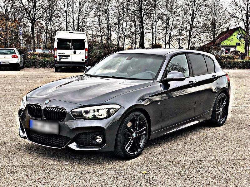 Grau Gebraucht 2019 BMW 125 Kleinwagen | 18.000 € - Bild 1/4
