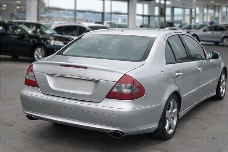 Gebraucht Mercedes E200 184 PS (135 kW) 2008 Silber Limousine