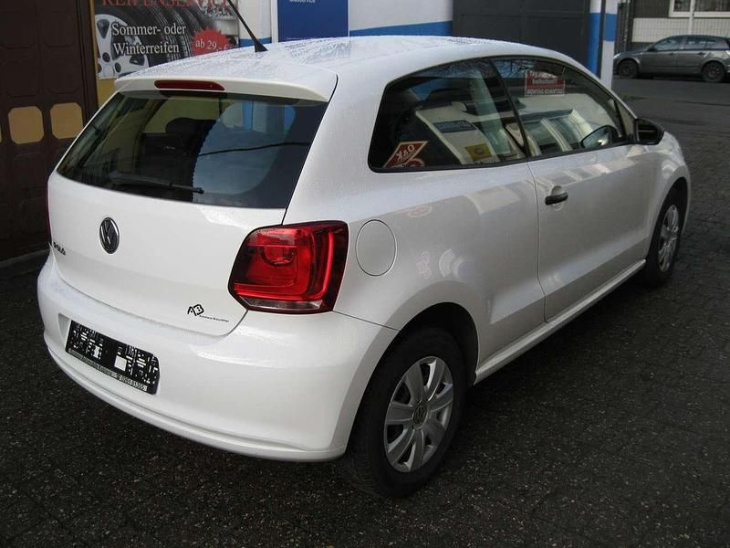 Gebraucht VW Polo Trendline 60 PS (44 kW) 2014 Weiß Limousine