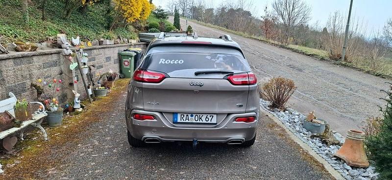 Gebraucht Jeep Cherokee Overland 200 PS (147 kW) 2017 Beige SUV