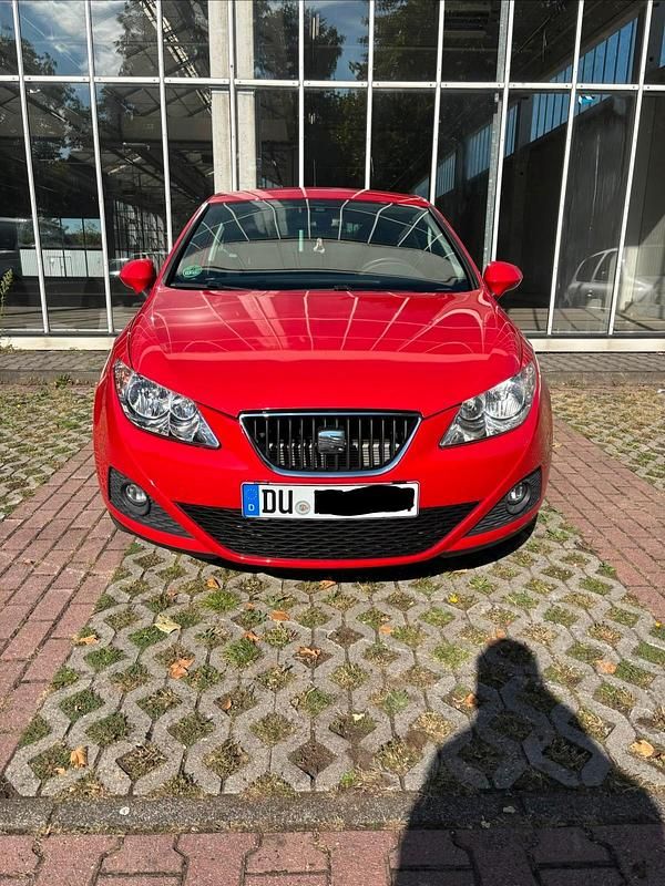 Rot Gebraucht 2012 Seat Ibiza SC Sport Kleinwagen | 5.700 € (Fairer Preis) - Bild 1/4