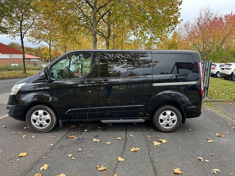Gebraucht Ford Tourneo 170 PS (125 kW) 2018 Schwarz Kombi