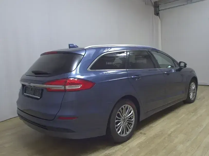 Usado Ford Mondeo Titanium 150 CV (110 kW) 2021 Azul Familiar
