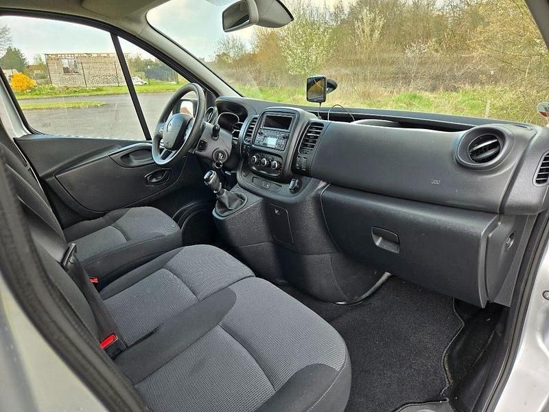 Gebraucht Renault Trafic 95 PS (69 kW) 2020 Weiß Van / Kleinbus