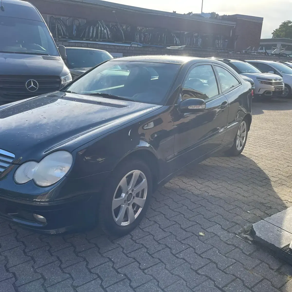Gebraucht Mercedes C180 129 PS (94 kW) 2002 Blau Coupé