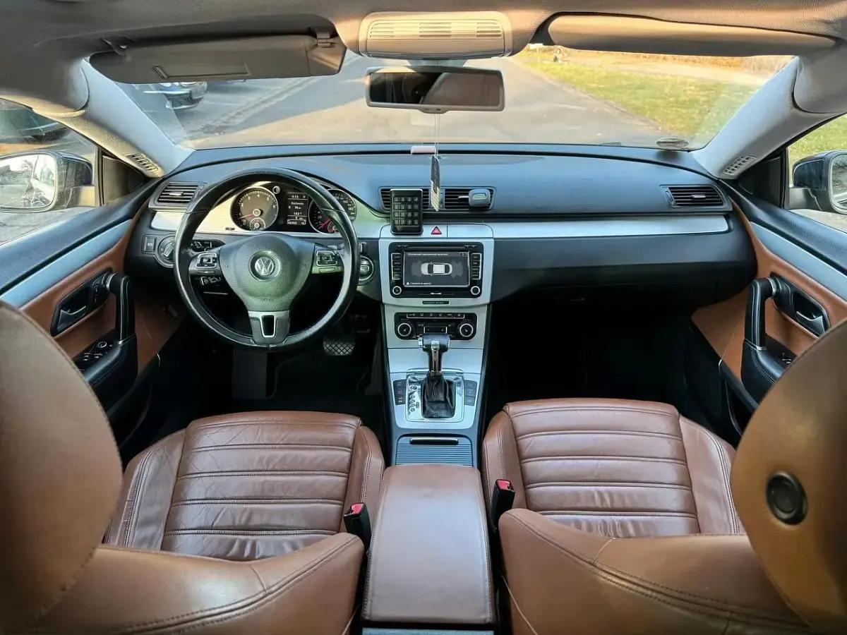 Gebraucht VW Passat 299 PS (219 kW) 2010 Schwarz Limousine