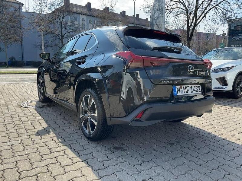 Gebraucht Lexus UX 184 PS (135 kW) 2023 Schwarz SUV