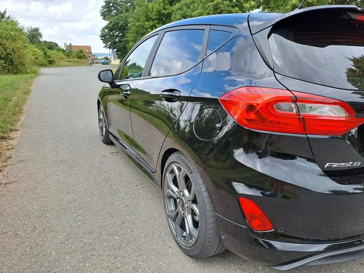 Gebraucht Ford Fiesta ST-Line 120 PS (88 kW) 2017 Schwarz Kleinwagen