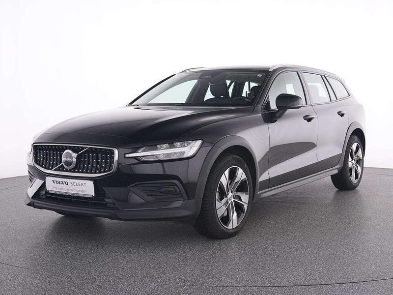 Gebraucht Volvo V60 CC Plus 197 PS (144 kW) 2023 Andere farbe Kombi
