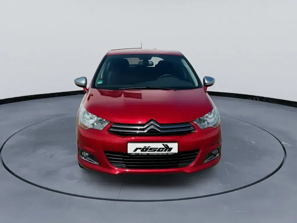 Gebraucht Citroën C4 SELECTION 95 PS (69 kW) 2013 Rot Limousine