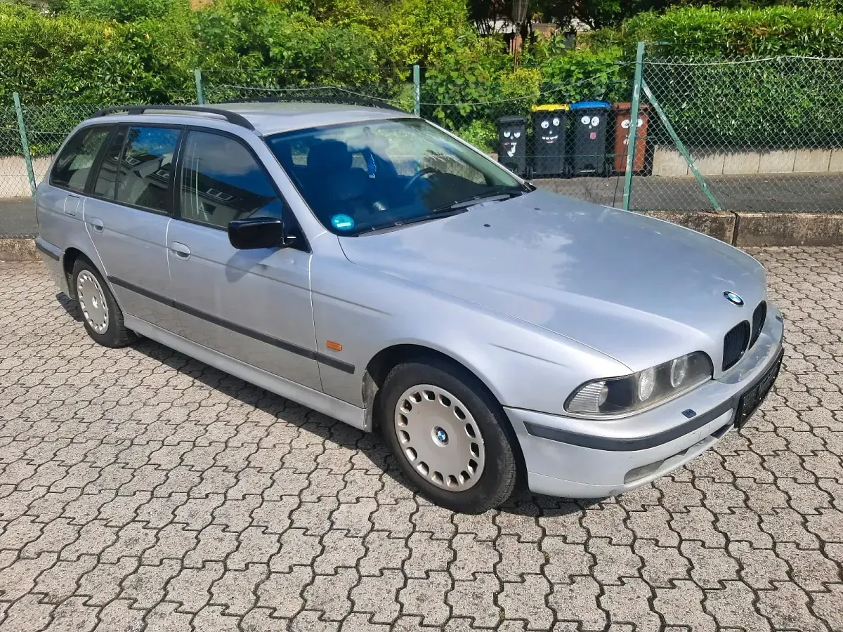 Gebraucht BMW 523 170 PS (125 kW) 1999 Silber Kombi