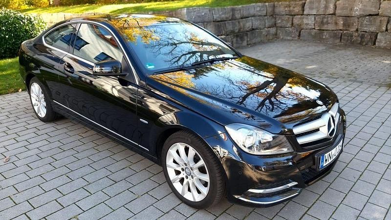 Schwarz Gebraucht 2013 Mercedes C180 Coupé | 12.800 € (Guter Preis) - Bild 1/4