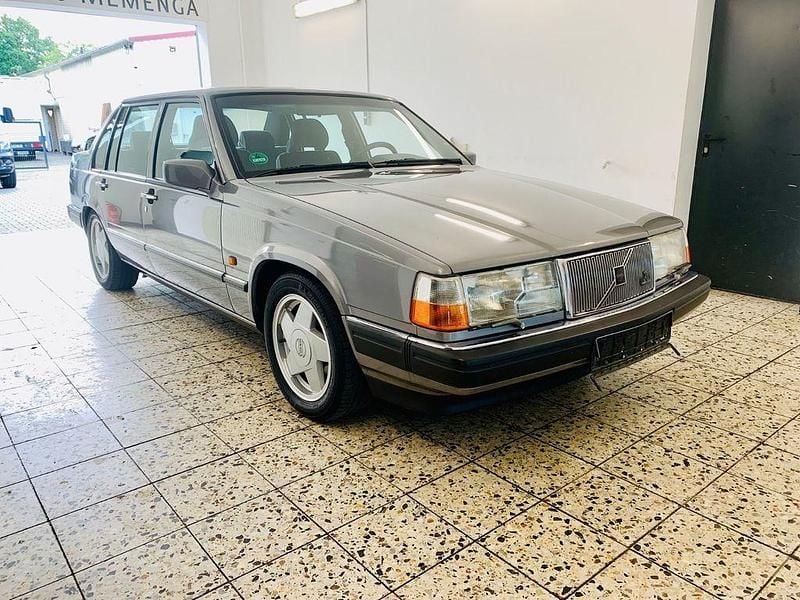 Grau Gebraucht 1992 Volvo 960 Limousine | 10.000 € - Bild 1/4