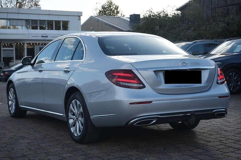 Gebraucht Mercedes E220 Exclusive 194 PS (142 kW) 2017 Silber Limousine