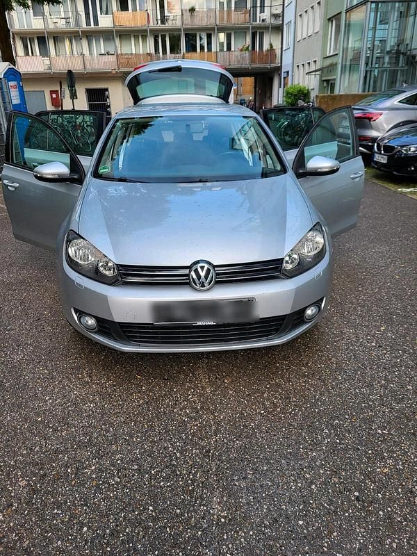 Silber Gebraucht 2009 VW Golf VI Trendline Limousine | 6.600 € (Fairer Preis) - Bild 1/4