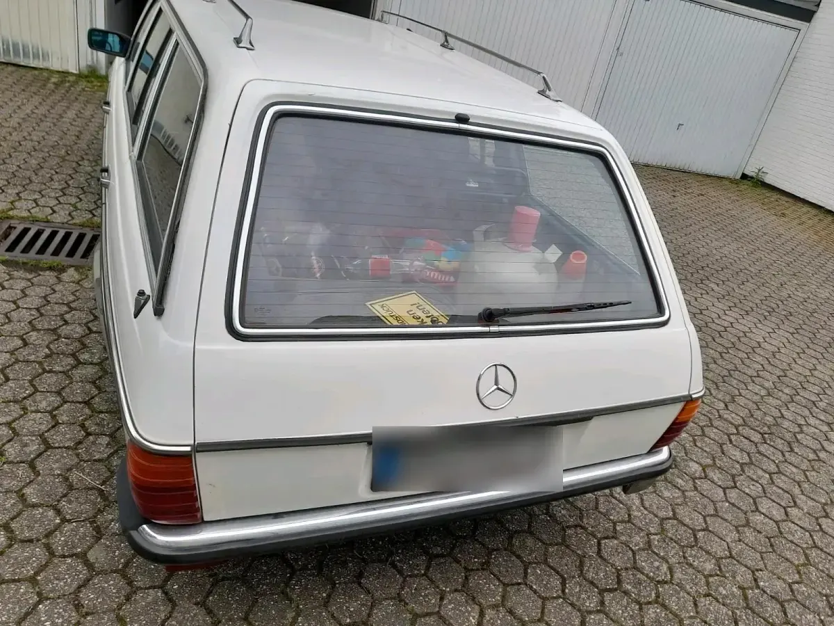 Gebraucht Mercedes 230 1983 Weiß Kombi
