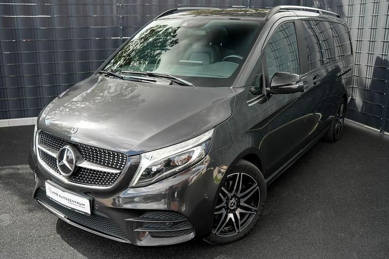 Grau Gebraucht 2021 Mercedes V300 AMG Van / Kleinbus | 52.999 € (Fairer Preis) - Bild 1/4