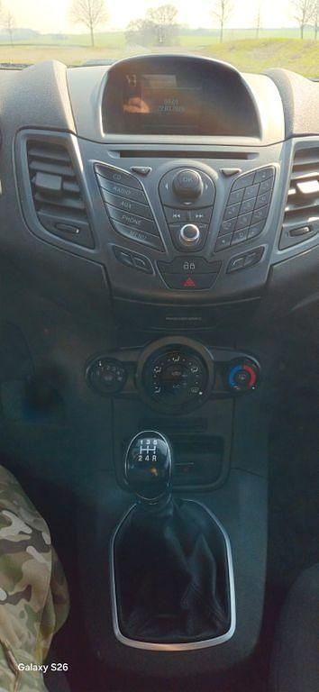 Gebraucht Ford Fiesta SYNC Edition 82 PS (60 kW) 2015 Rot Limousine