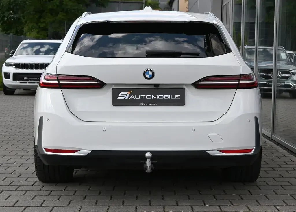 Gebraucht BMW 540 Performance 303 PS (222 kW) 2025 Weiß Kombi