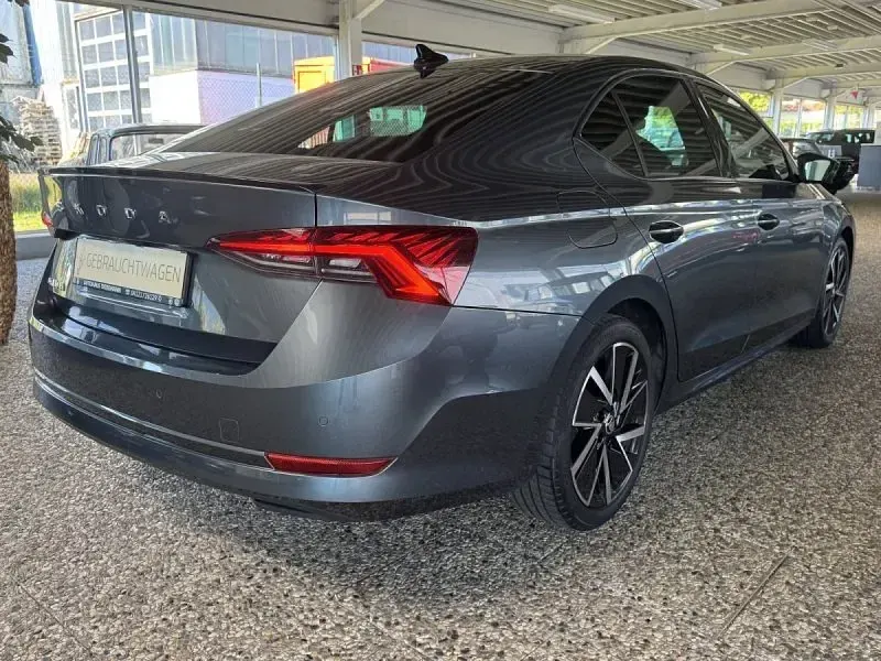 Gebraucht Skoda Octavia Style 150 PS (110 kW) 2021 : quarzgrau  metallic