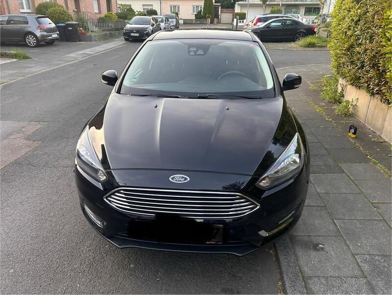 Schwarz Gebraucht 2014 Ford Focus Titanium Limousine | 10.900 € (Etwas zu teuer) - Bild 1/4