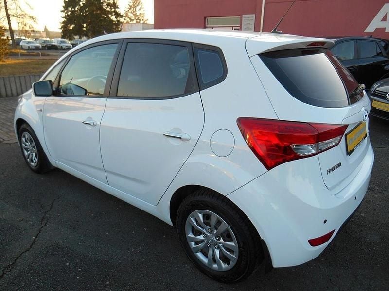 Gebraucht Hyundai ix20 Passion 125 PS (91 kW) 2016 Weiß Kleinwagen