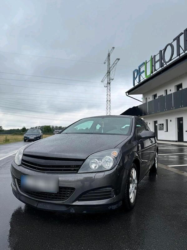 Braun Gebraucht 2009 Opel Astra GTC Coupé | 1.200 € (Superpreis) - Bild 1/4
