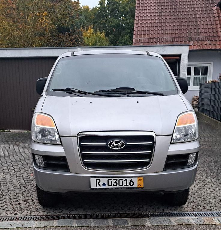 Silber Gebraucht 2006 Hyundai H-1 Van | 7.000 € - Bild 1/4