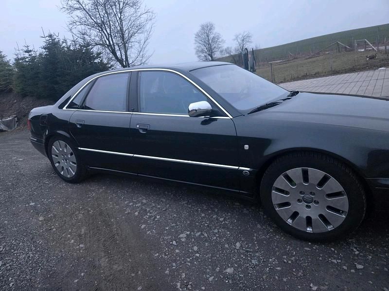 Second-hand Audi A8 299 CP (219 kW) 1995 Negru Berlinǎ