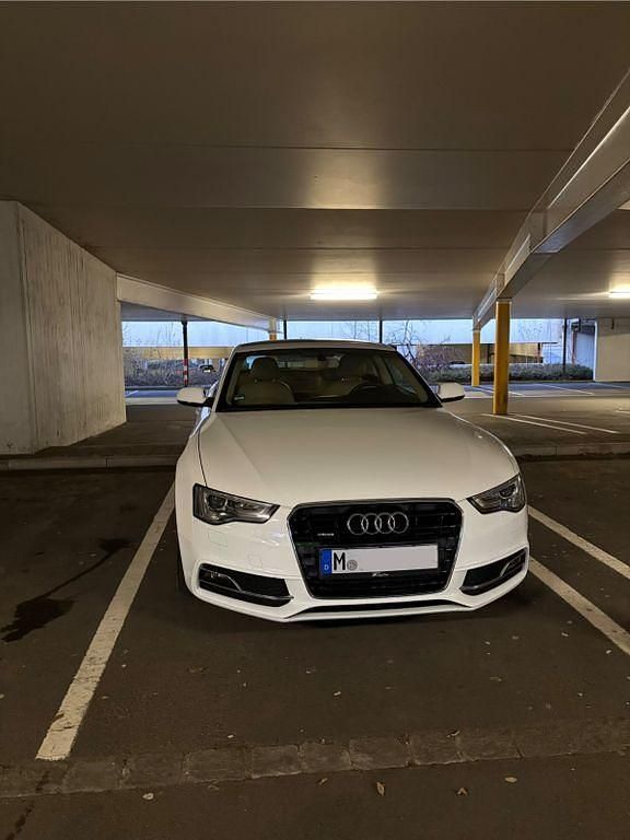 Gebraucht Audi A5 Sport 220 PS (161 kW) 2014 Weiß Coupé