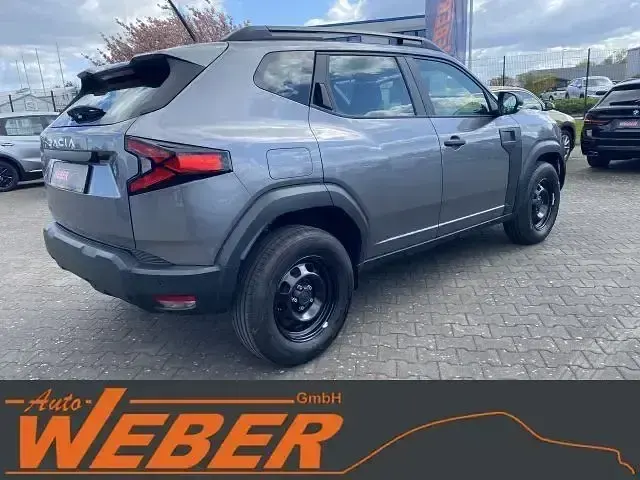 Używany Dacia Duster Essentiel 101 KM (74 kW) 2025 Szary SUV