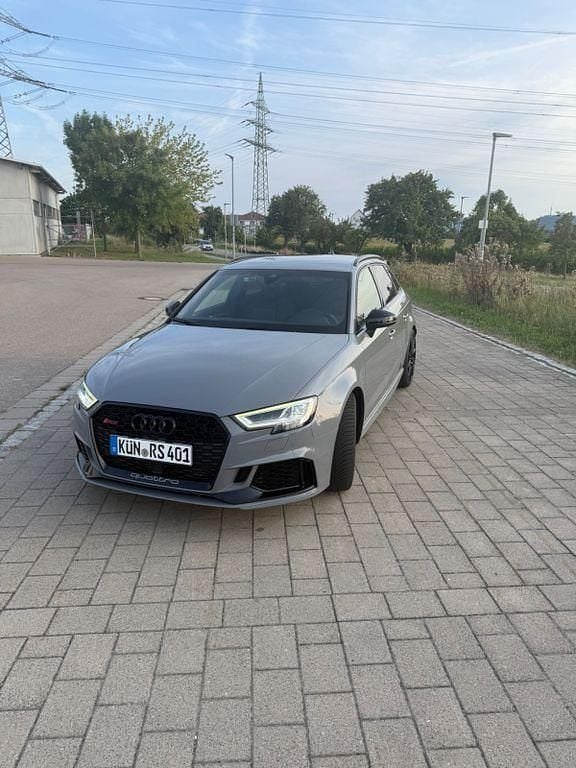Grau Gebraucht 2020 Audi RS3 Sport Kleinwagen | 39.000 € (Guter Preis) - Bild 1/4