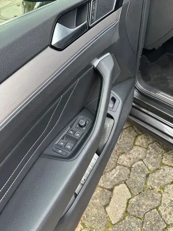 Gebraucht VW Passat 239 PS (175 kW) 2019 Grau Limousine