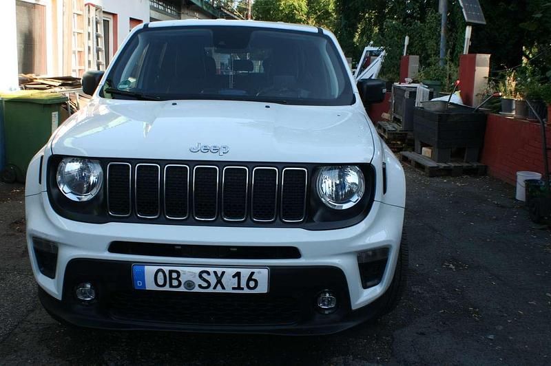 Weiß Gebraucht 2022 Jeep Renegade Sport SUV | 17.450 € (Superpreis) - Bild 1/4