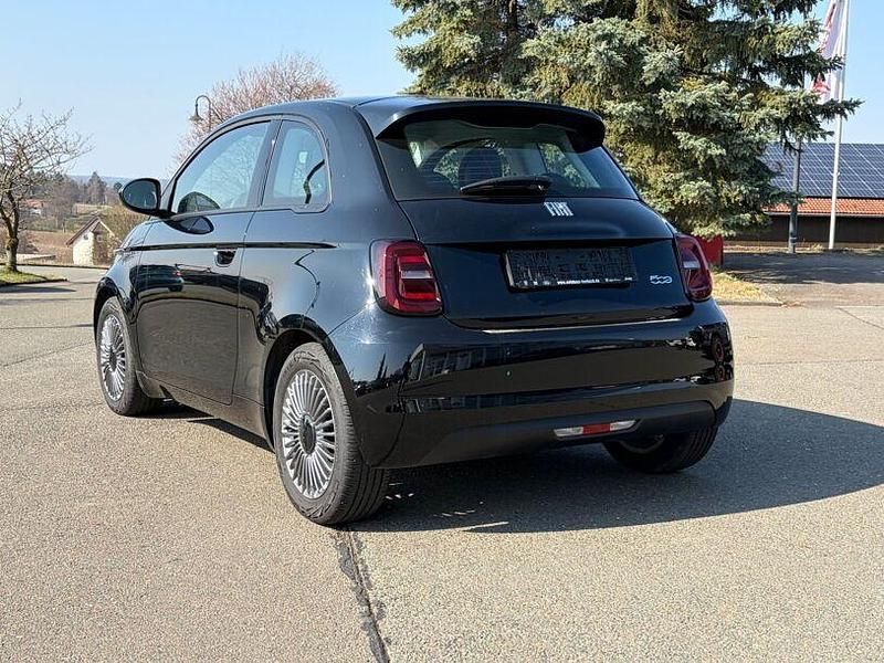 Gebraucht Fiat 500e 86 kW (118 PS) 2023 Schwarz Kleinwagen