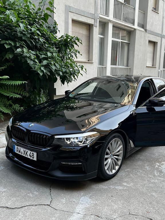 Schwarz Gebraucht 2018 BMW 520 Limousine | 19.000 € (Superpreis) - Bild 1/4
