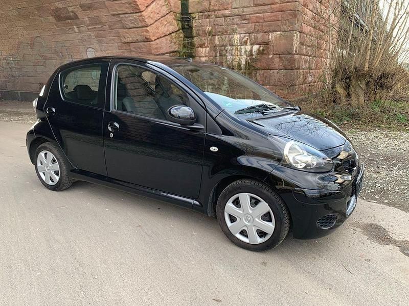 Gebraucht Toyota Aygo Cool 68 PS (50 kW) 2011 Schwarz Kleinwagen