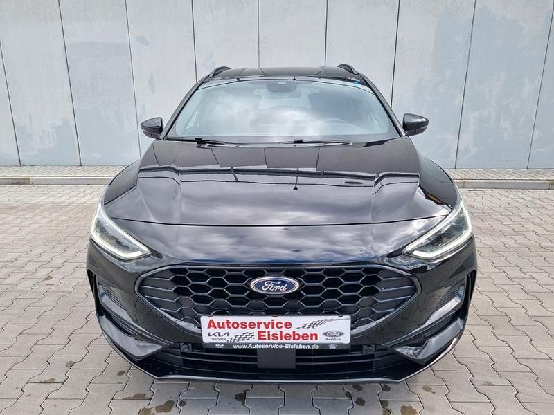 Gebraucht Ford Focus ST-Line 125 PS (91 kW) 2023 Schwarz Limousine
