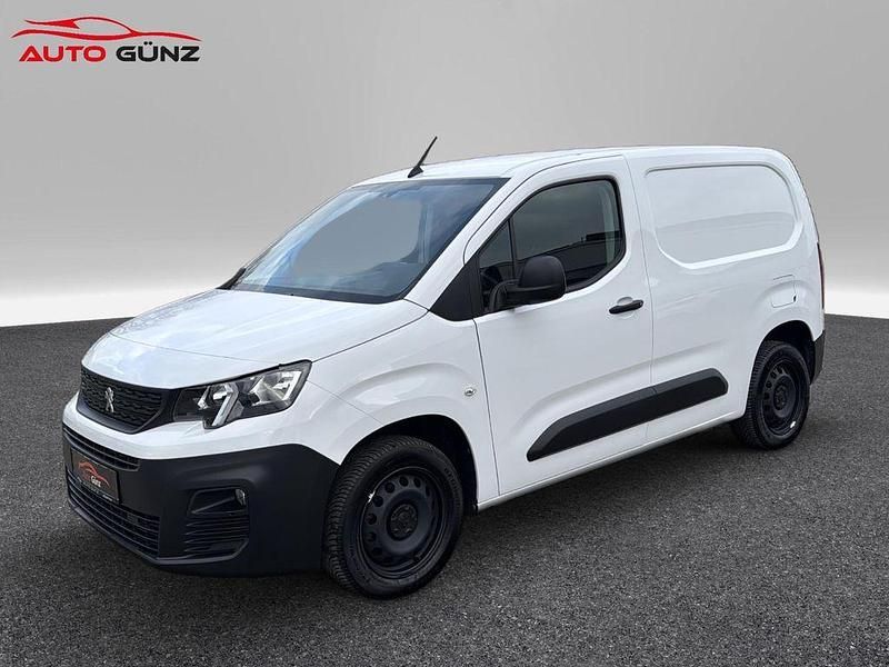Weiß Gebraucht 2023 Peugeot Partner Premium Van | 17.999 € (Fairer Preis) - Bild 1/4