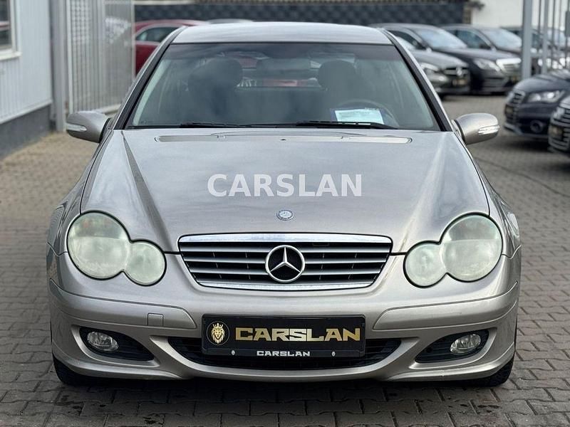 Gebraucht Mercedes C180 143 PS (105 kW) 2004 Silber Coupé