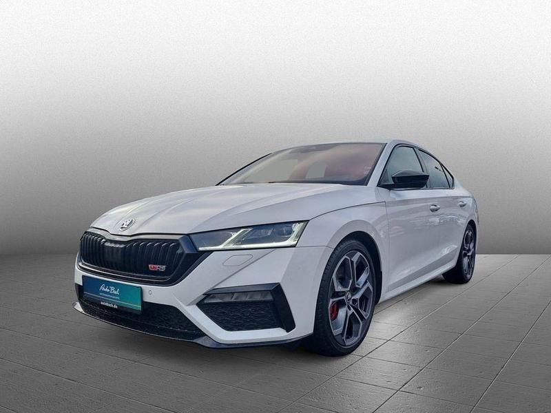 Candyweiß Gebraucht 2022 Skoda Octavia RS Limousine | 28.980 € (Fairer Preis) - Bild 1/4