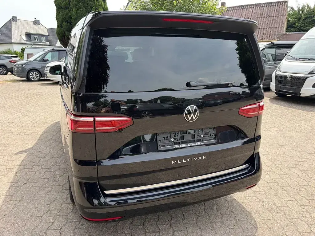 Neu VW Multivan Style 150 PS (110 kW) 2025 Schwarz Van / Kleinbus