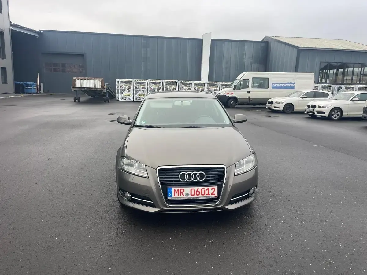 Gebraucht Audi A3 105 PS (77 kW) 2011 Braun Kleinwagen