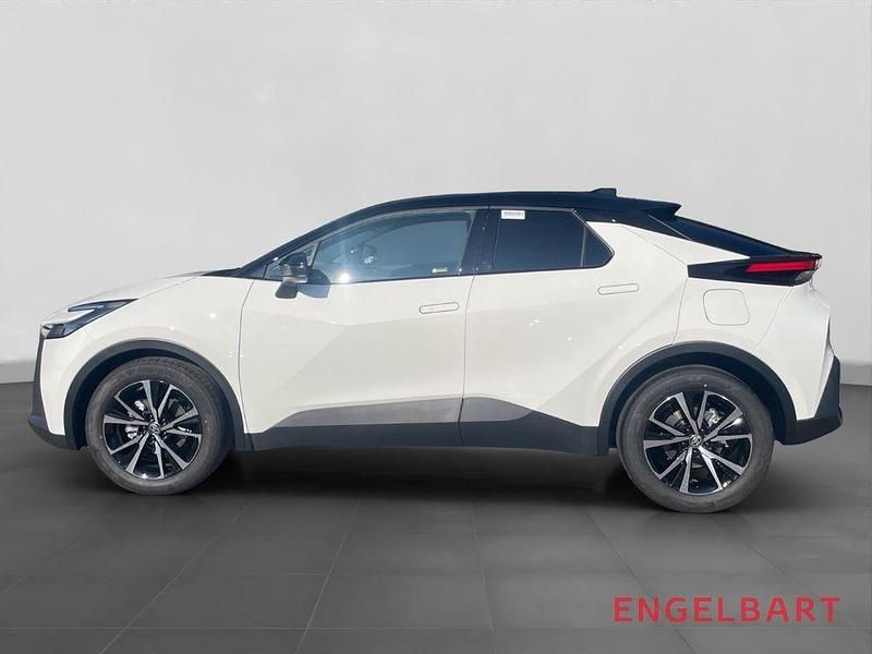 Gebraucht Toyota C-HR 140 PS (102 kW) 2024 Platinumweiß perlefekt / onyxs SUV
