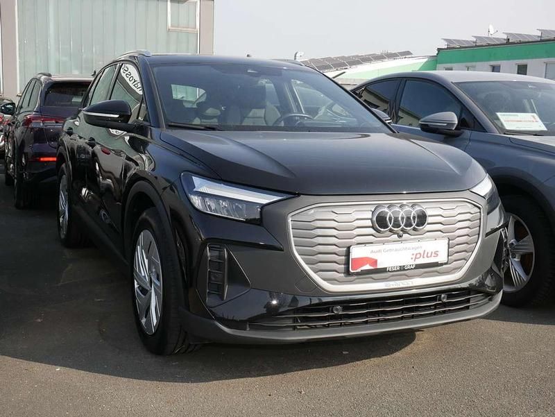 Gebraucht Audi Q4 e-tron S-Line 150 kW (204 PS) 2023 Mythosschwarz metallic SUV