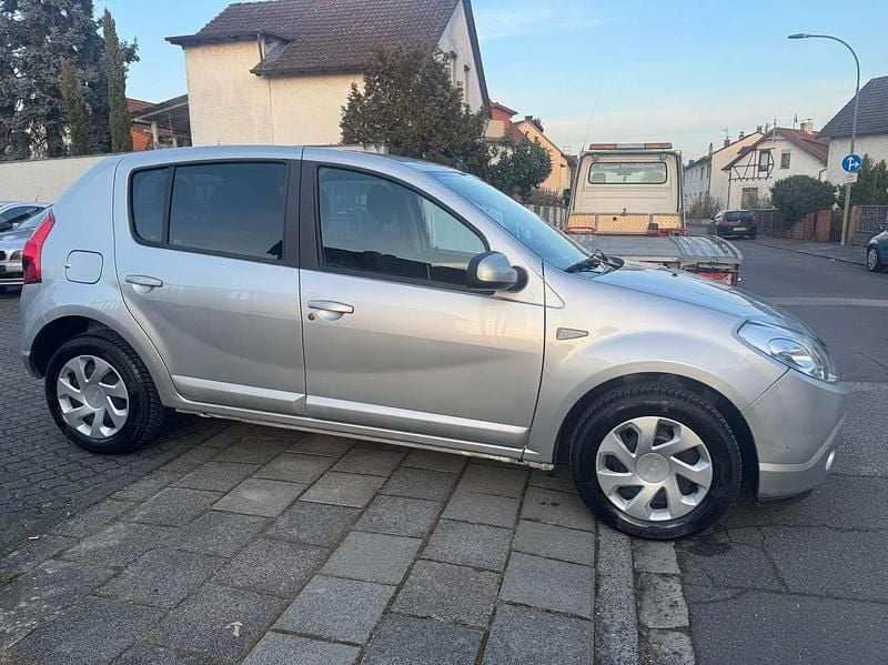 Gebraucht Dacia Sandero Lauréate 75 PS (55 kW) 2009 Platingrau Limousine