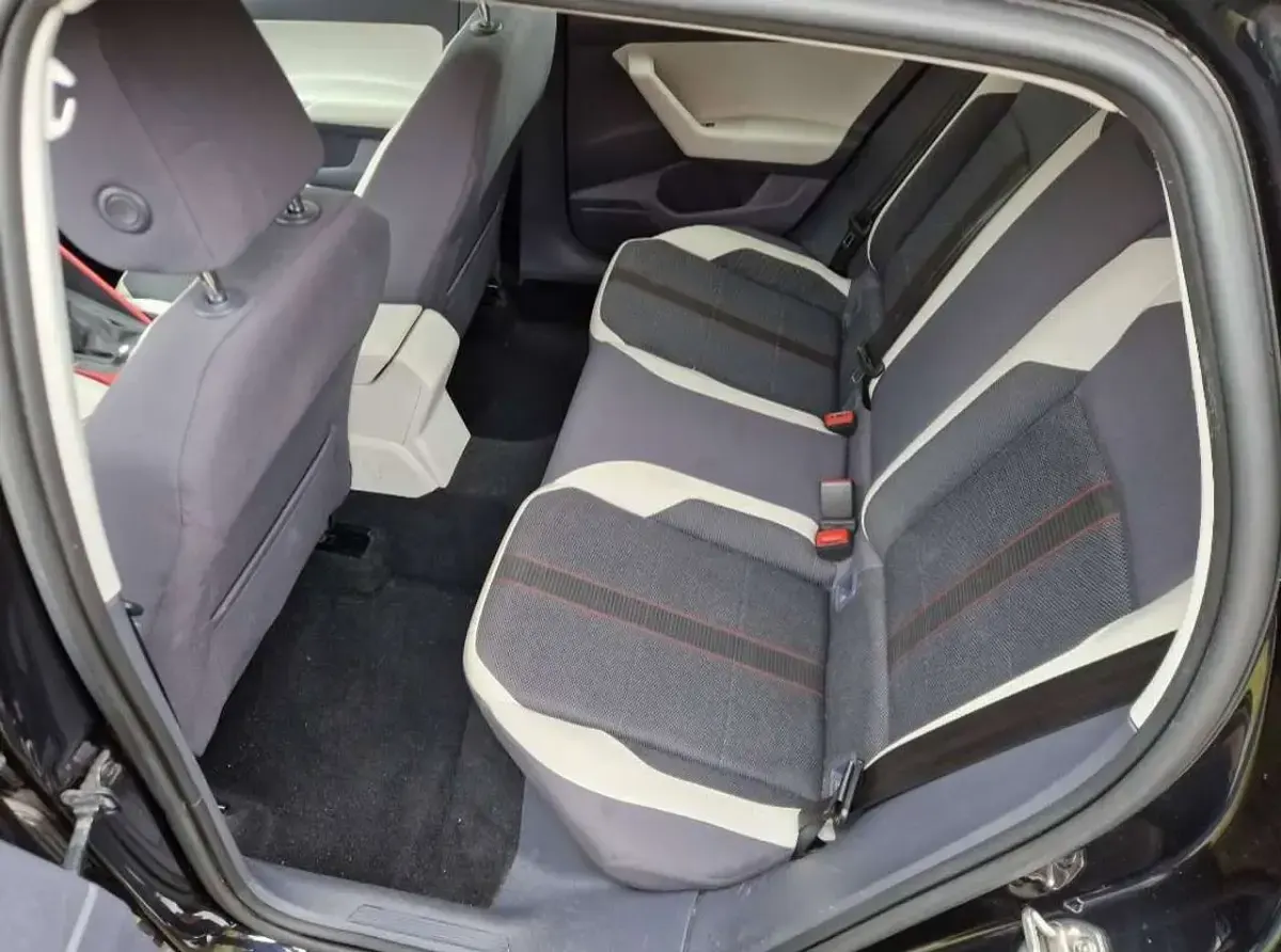 Gebraucht VW Polo Comfortline 90 PS (66 kW) 2018 Schwarz Kleinwagen