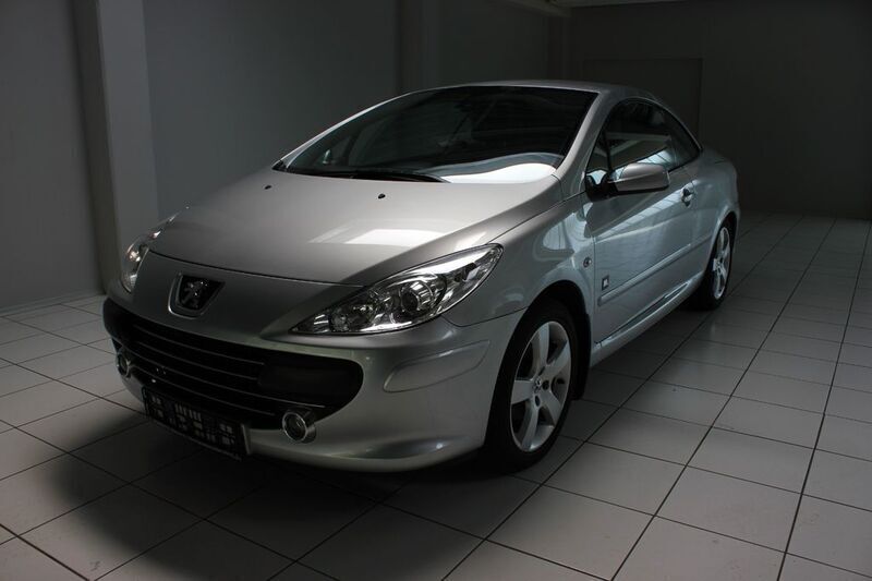 Grau Gebraucht 2007 Peugeot 307 CC Cabrio | 3.999 € (Fairer Preis) - Bild 1/4