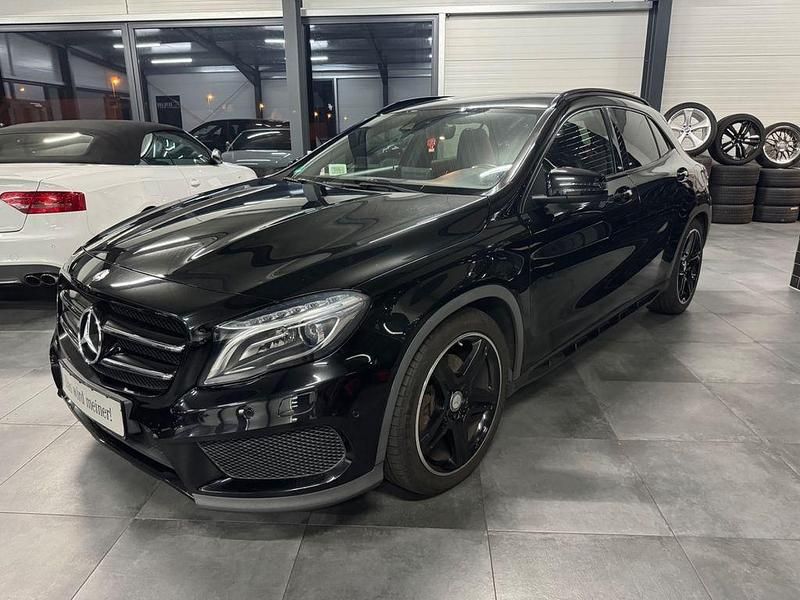 Gebraucht Mercedes GLA220 AMG line 177 PS (130 kW) 2015 Schwarz SUV