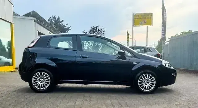 Usata Fiat Punto Pop 132 CV (97 kW) 2014 Blu Utilitaria